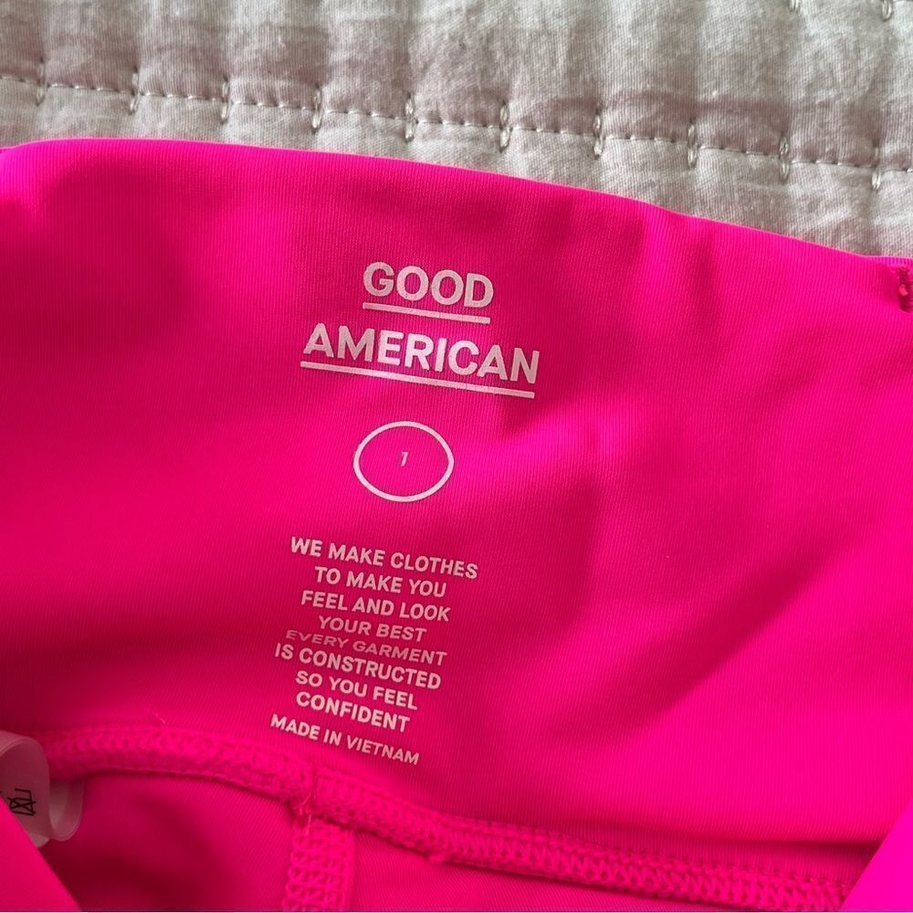 Good American Women’s 1 Biker Shorts - Picture 6 of 8